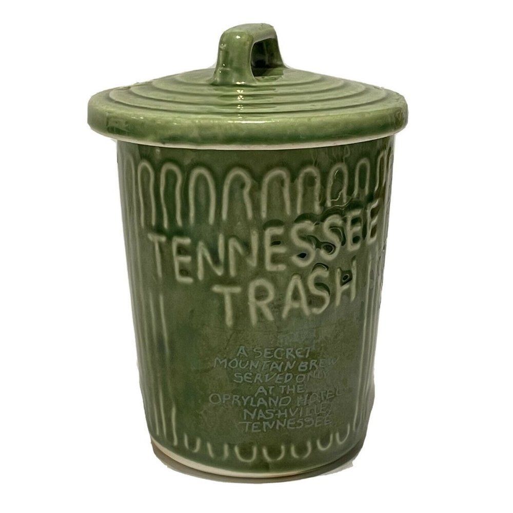 Opryland Hotel Tennessee Trash Drink Cup Green w/ Lid 12 oz Ceramic EUC